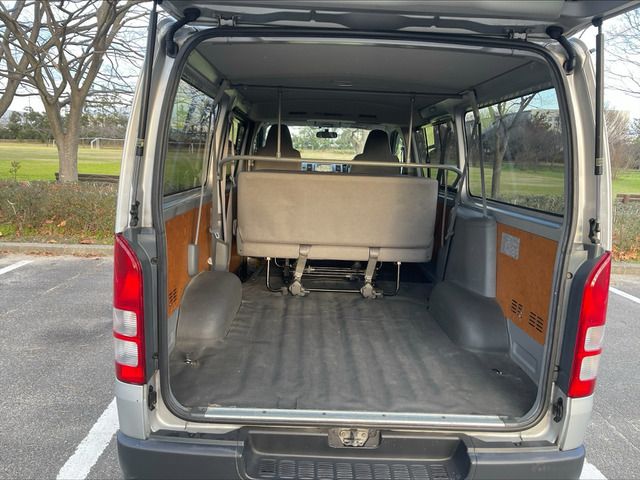 Toyota HIACE VAN 2005-11 194204-8