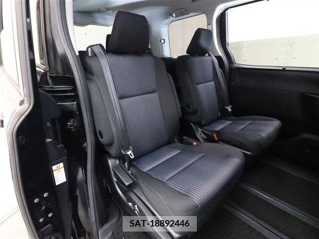 Toyota VOXY 2015-10 289116-4