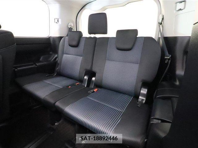 Toyota VOXY 2015-10 289116-7