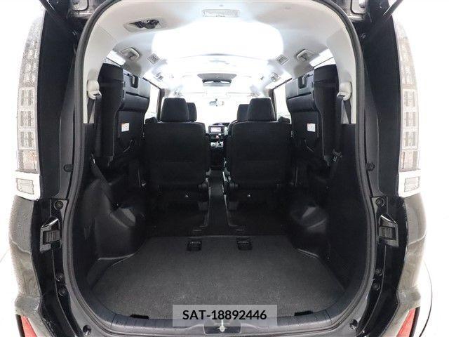 Toyota VOXY 2015-10 289116-9