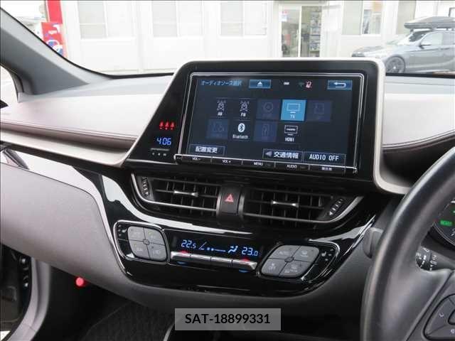 Toyota C-HR 2017-04 322972-10