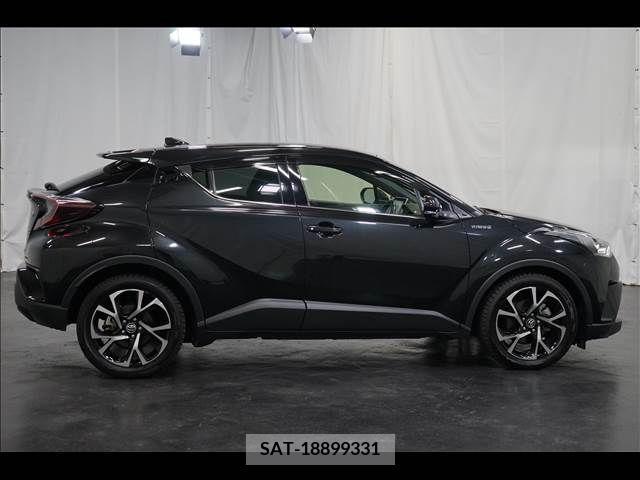 Toyota C-HR 2017-04 322972-15