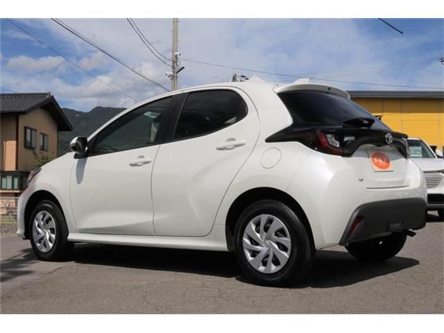 Toyota YARIS 2022-05 14641-1