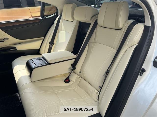 Lexus ES 2021-09 391818-17