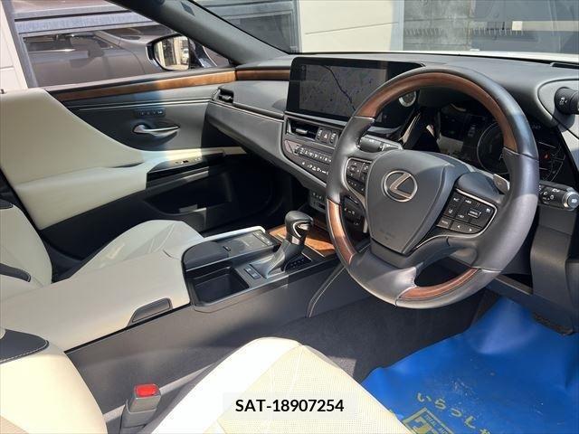 Lexus ES 2021-09 391818-12