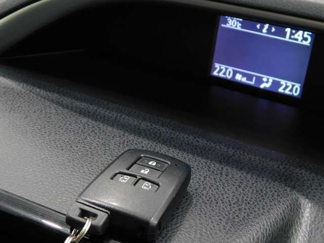 Toyota VOXY 2015-08 24188-9