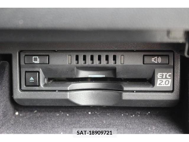 Lexus LS 2019-06 334381-4
