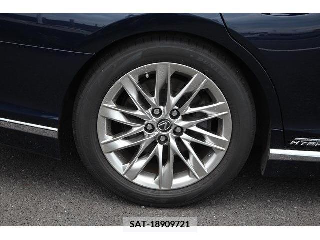 Lexus LS 2019-06 334381-11