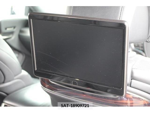 Lexus LS 2019-06 334381-1