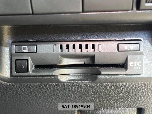 Toyota AQUA 2023-06 356308-7