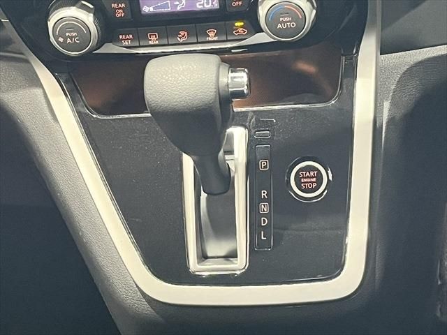 Nissan SERENA 2018-09 9077-25