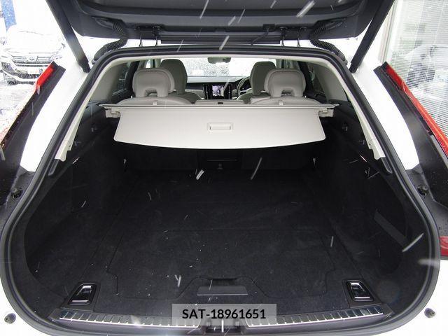 Volvo V90 2022-12 218945-6