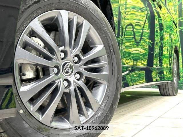 Toyota VOXY 2023-04 206220-14
