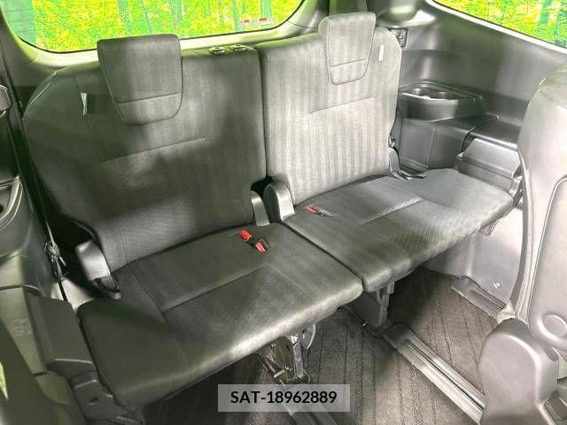 Toyota VOXY 2023-04 206220-10