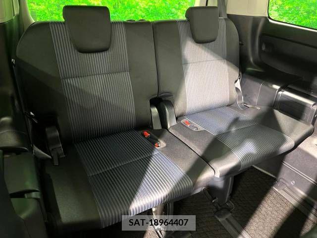 Toyota VOXY 2014-08 349158-9