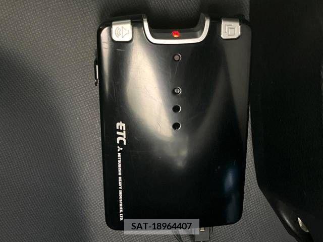 Toyota VOXY 2014-08 349158-6