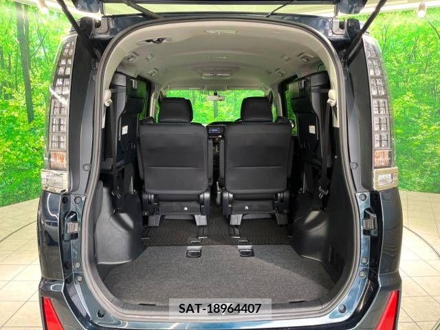 Toyota VOXY 2014-08 349158-10