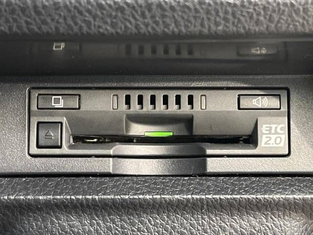 Toyota VOXY HYBRID 2019-01 182380-8