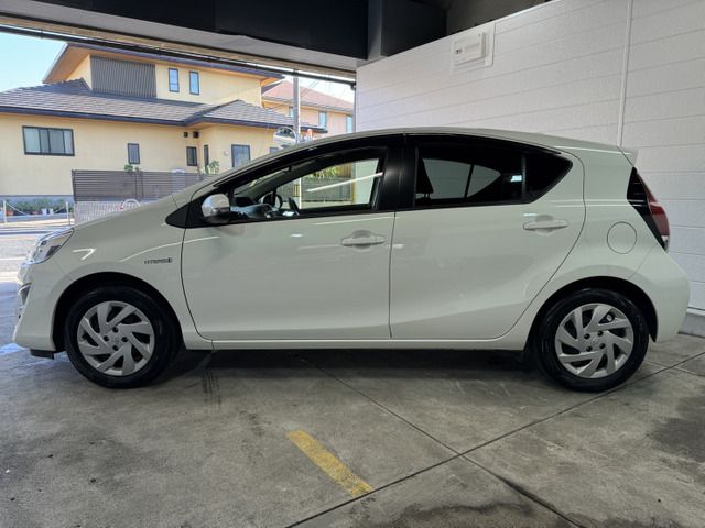 Toyota AQUA 2015-11 183072-2