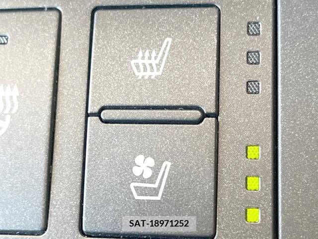 Lexus IS 2021-05 276028-8