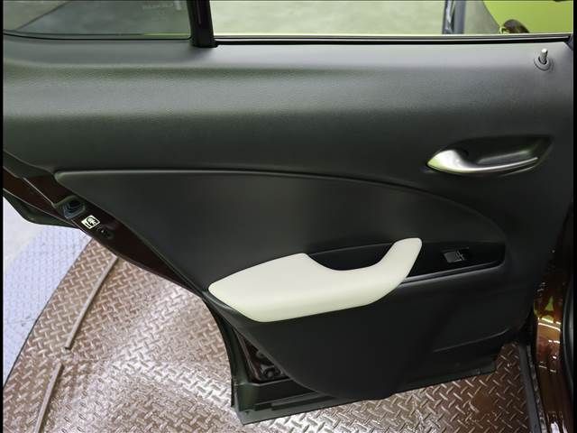 Lexus UX 2019-02 192892-28