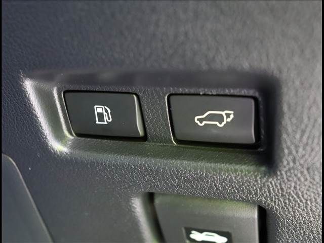 Lexus UX 2019-02 192892-15