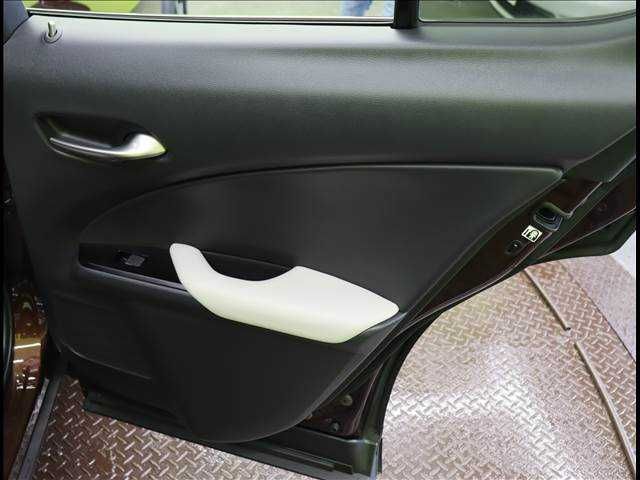 Lexus UX 2019-02 192892-24