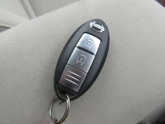Nissan LEAF 2011-01 7560-23
