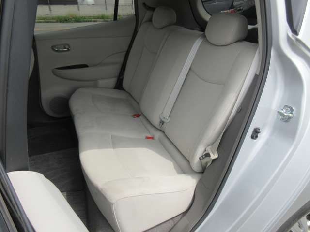 Nissan LEAF 2011-01 7560-22