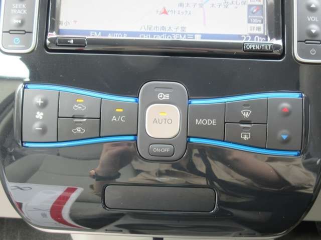 Nissan LEAF 2011-01 7560-15