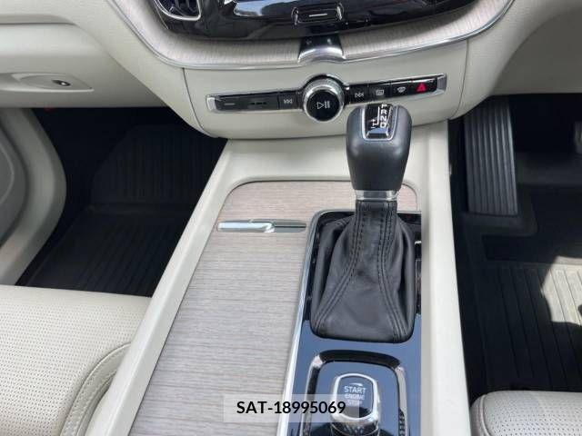 Volvo XC60 2017-11 334675-11