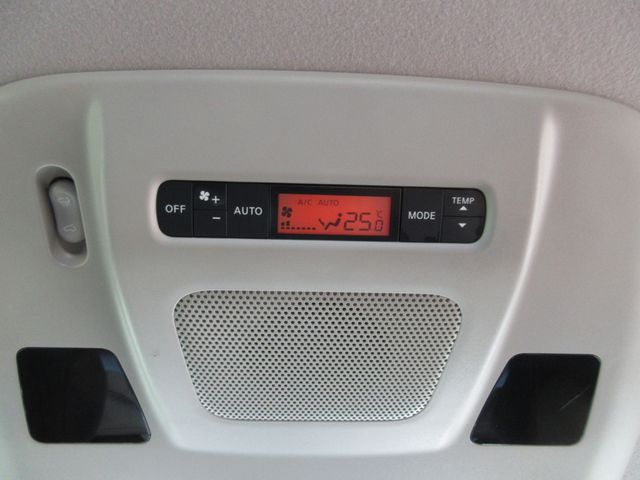 Nissan ELGRAND 2010-08 10078-27