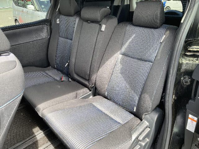 Toyota VOXY 2016-04 8756-15