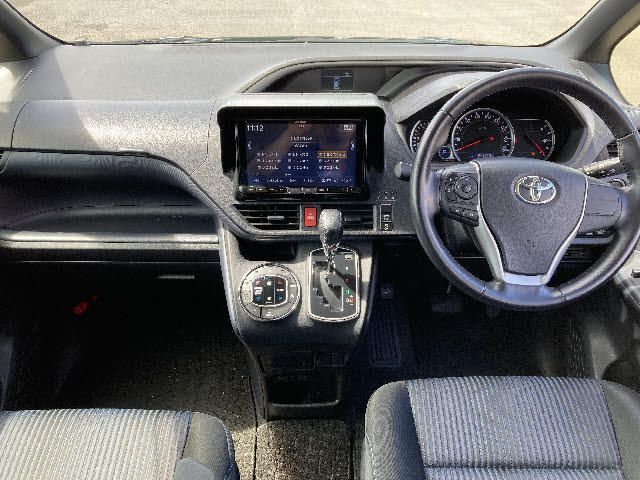 Toyota VOXY 2016-04 8756-2