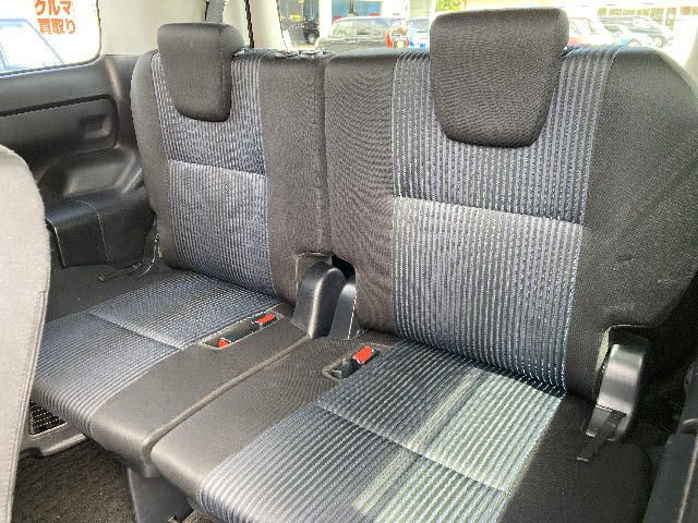 Toyota VOXY 2016-04 8756-16