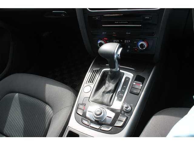 Audi A4 2012-06 22161-18