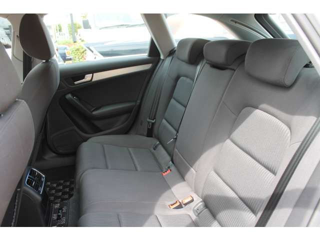 Audi A4 2012-06 22161-6
