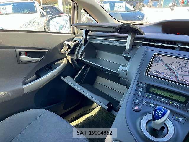 Toyota PRIUS 2009-09 393331-17