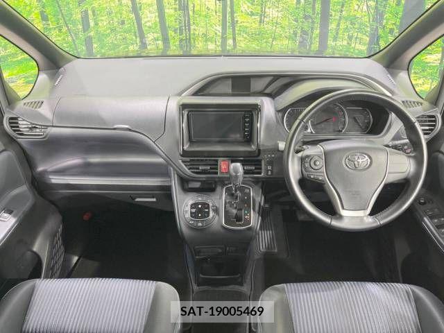 Toyota VOXY 2015-07 321436-1