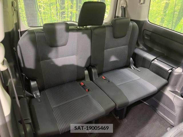 Toyota VOXY 2015-07 321436-9