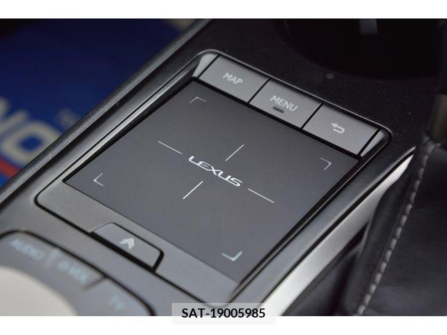 Lexus UX 2018-11 221828-12