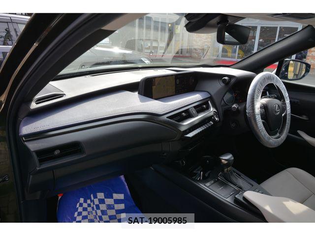 Lexus UX 2018-11 221828-14