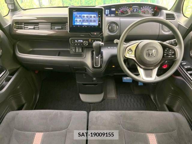 Honda N BOX 2019-02 338198-1