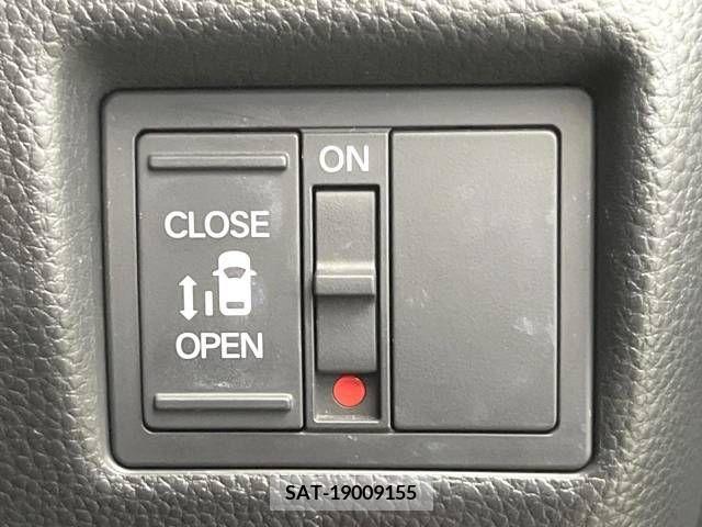 Honda N BOX 2019-02 338198-5