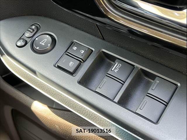Honda N BOX 2022-12 233960-17