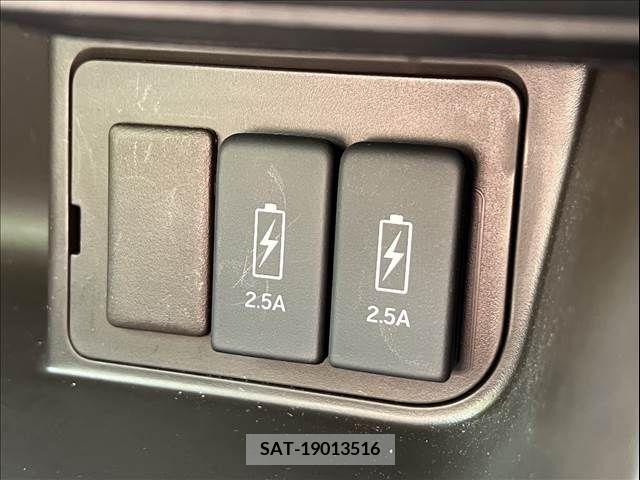 Honda N BOX 2022-12 233960-13
