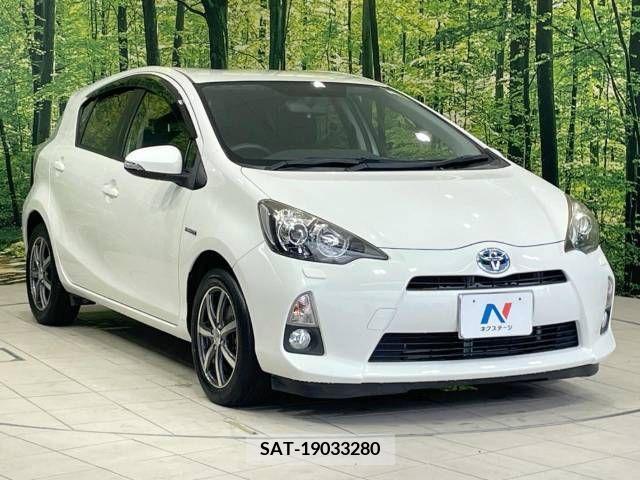 Toyota AQUA 2012-03 383275-16