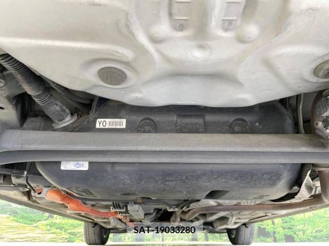 Toyota AQUA 2012-03 383275-19