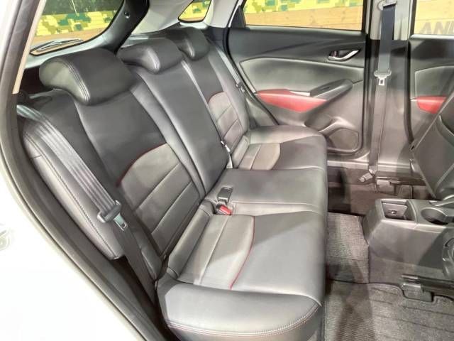Mazda CX-3 2015-03 24898-9