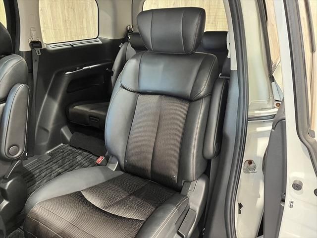 Nissan ELGRAND 2014-03 21524-23